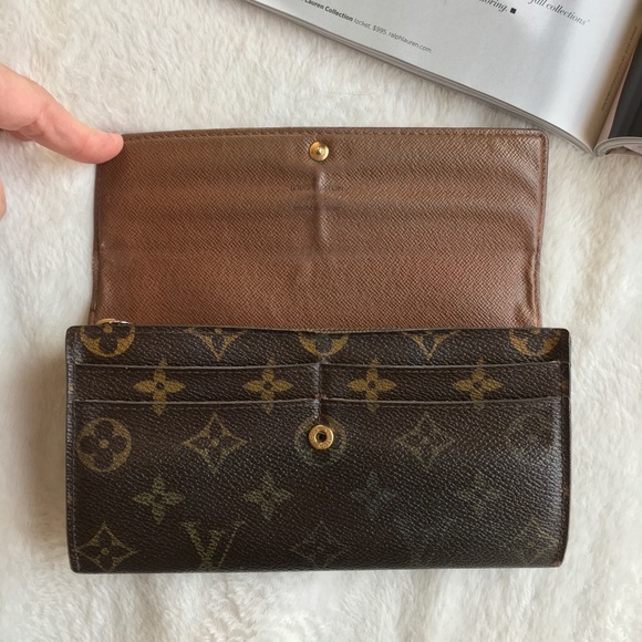 Authentic Louis Vuitton Wallet w/ Box and Bag - Picture 2 of 8